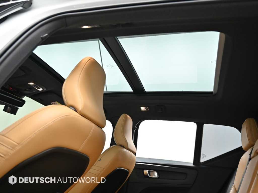 Volvo XC40 — photo 18