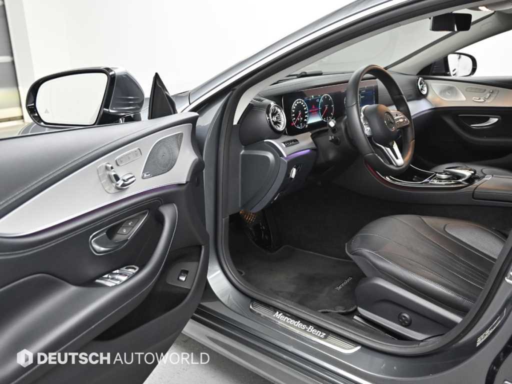 Mercedes-Benz CLS-Class — photo 11