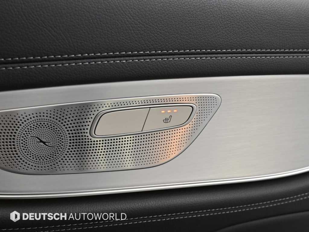 Mercedes-Benz CLS-Class — photo 16