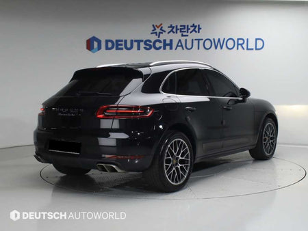 Porsche Macan — photo 02