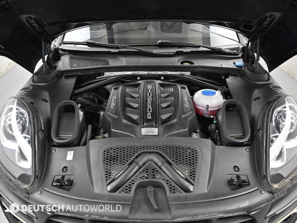 Porsche Macan — photo 06