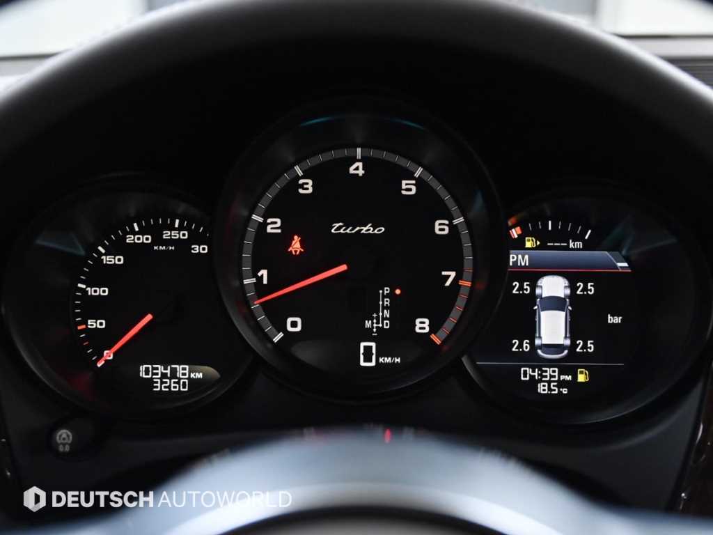 Porsche Macan — photo 08