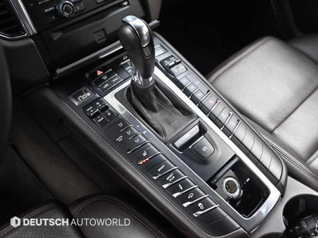 Porsche Macan — photo 09