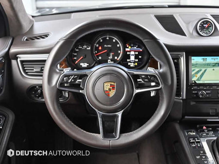 Porsche Macan — photo 13