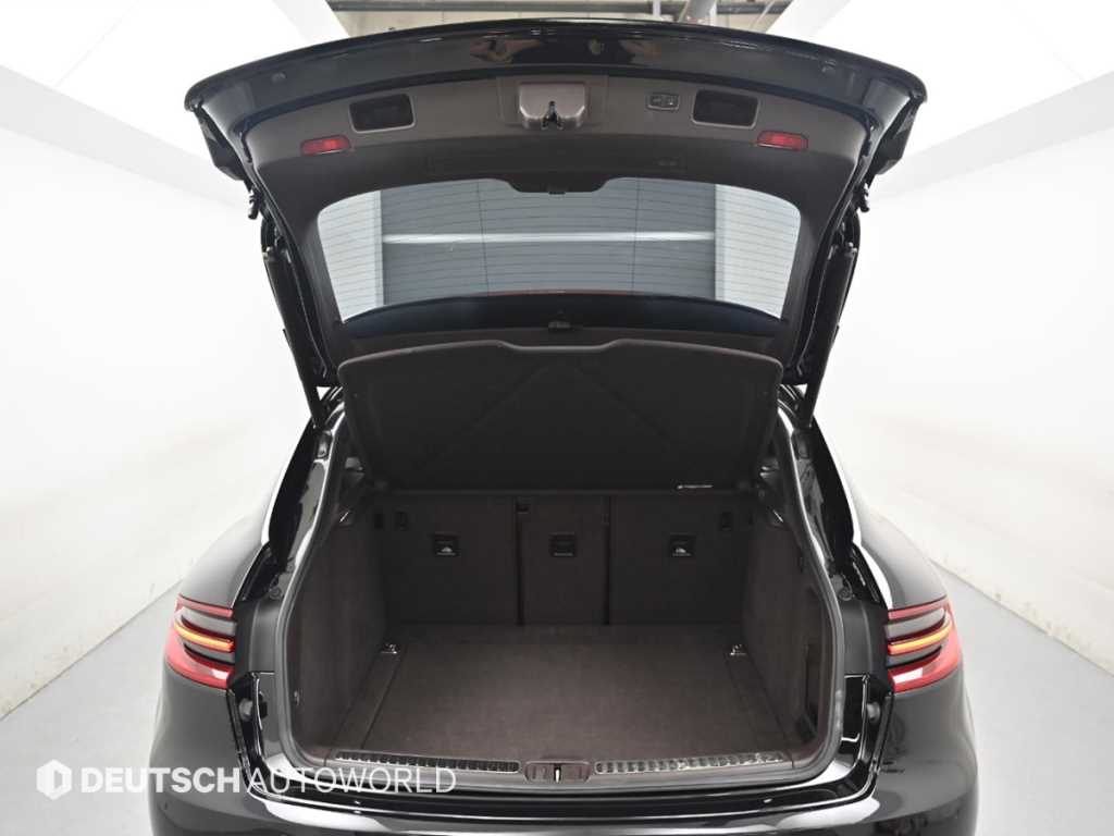 Porsche Macan — photo 19