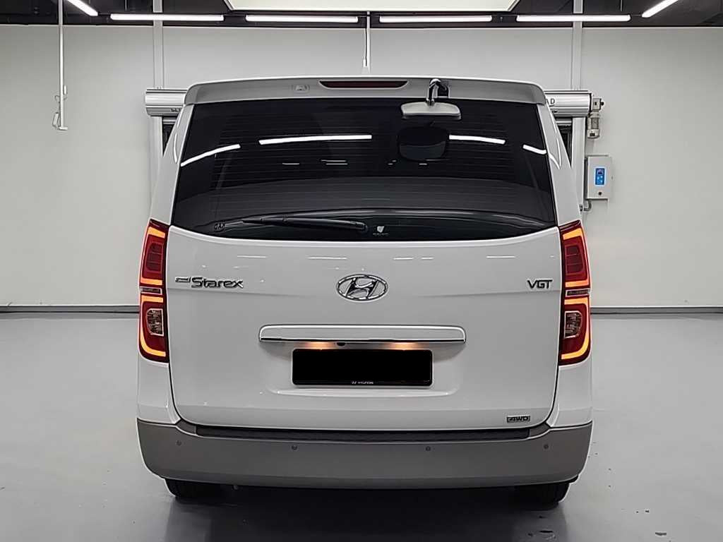 Hyundai Starex — photo 03