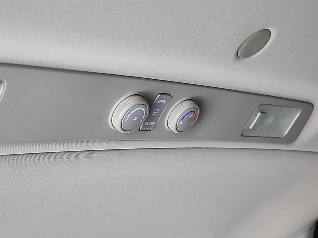Hyundai Starex — photo 13