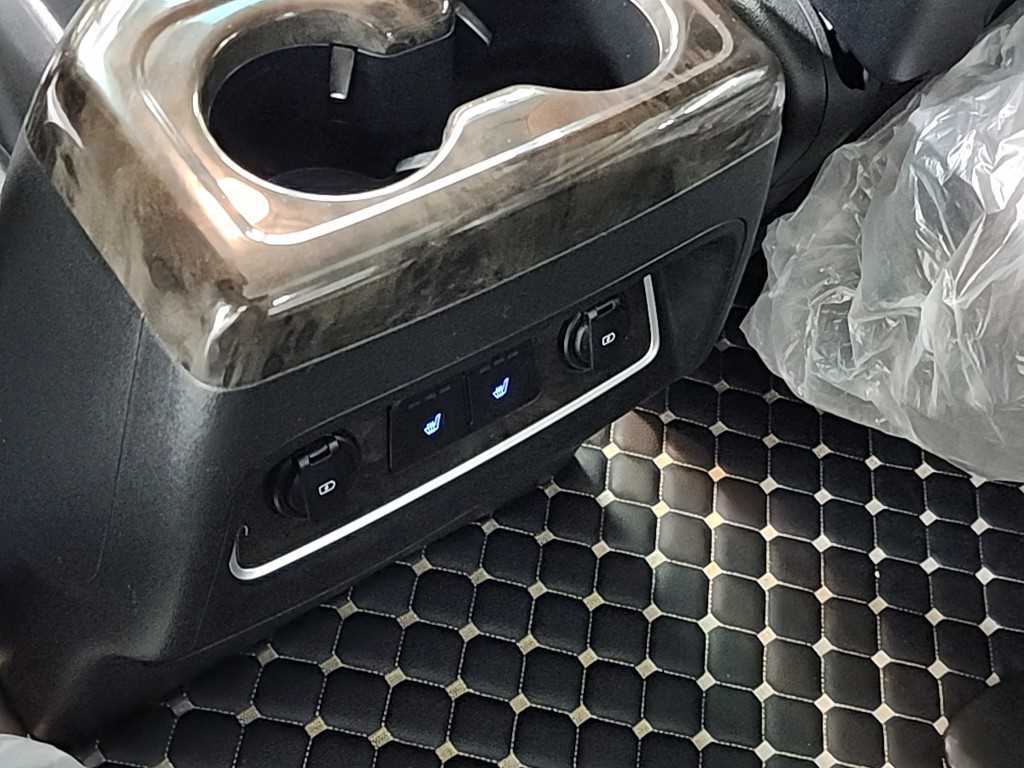 Hyundai Starex — photo 14