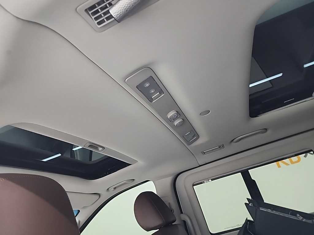 Hyundai Starex — photo 15