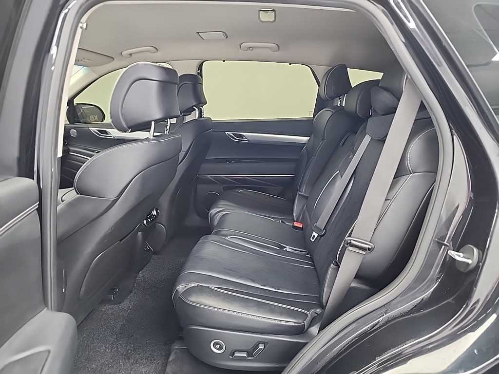 Genesis GV80 — photo 12