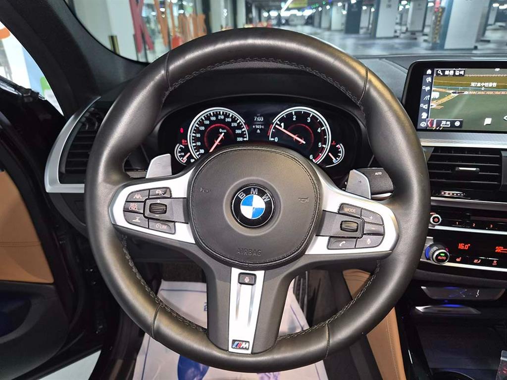BMW X4 — photo 08