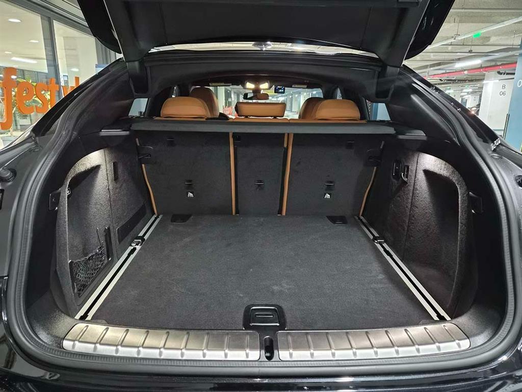 BMW X4 — photo 18