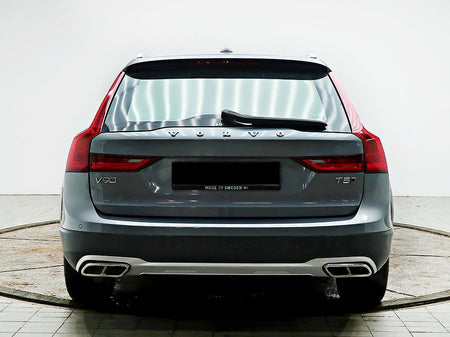 Volvo V90 — photo 03