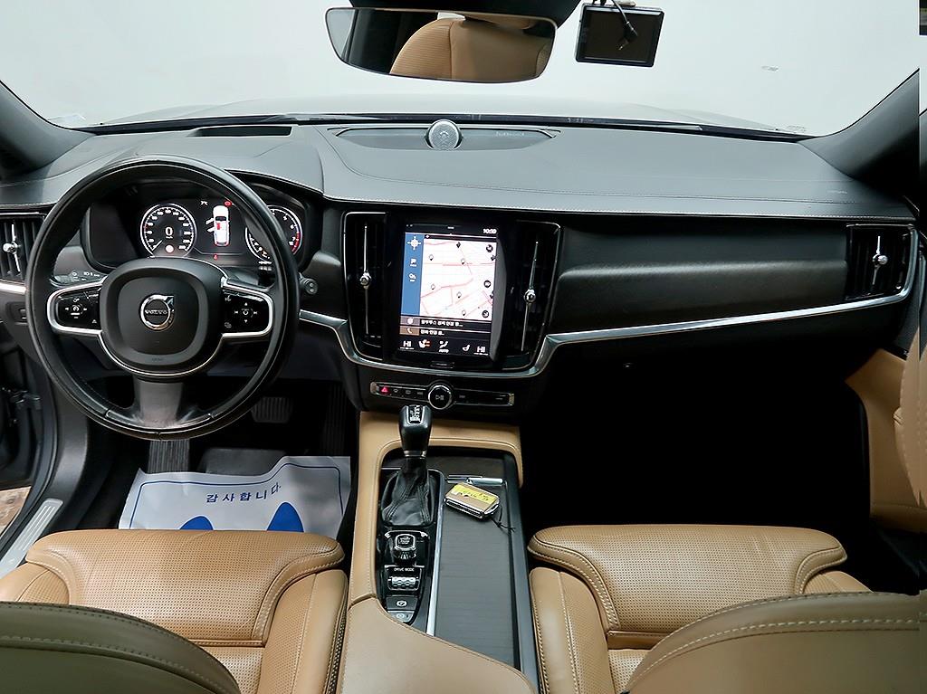 Volvo V90 — photo 05