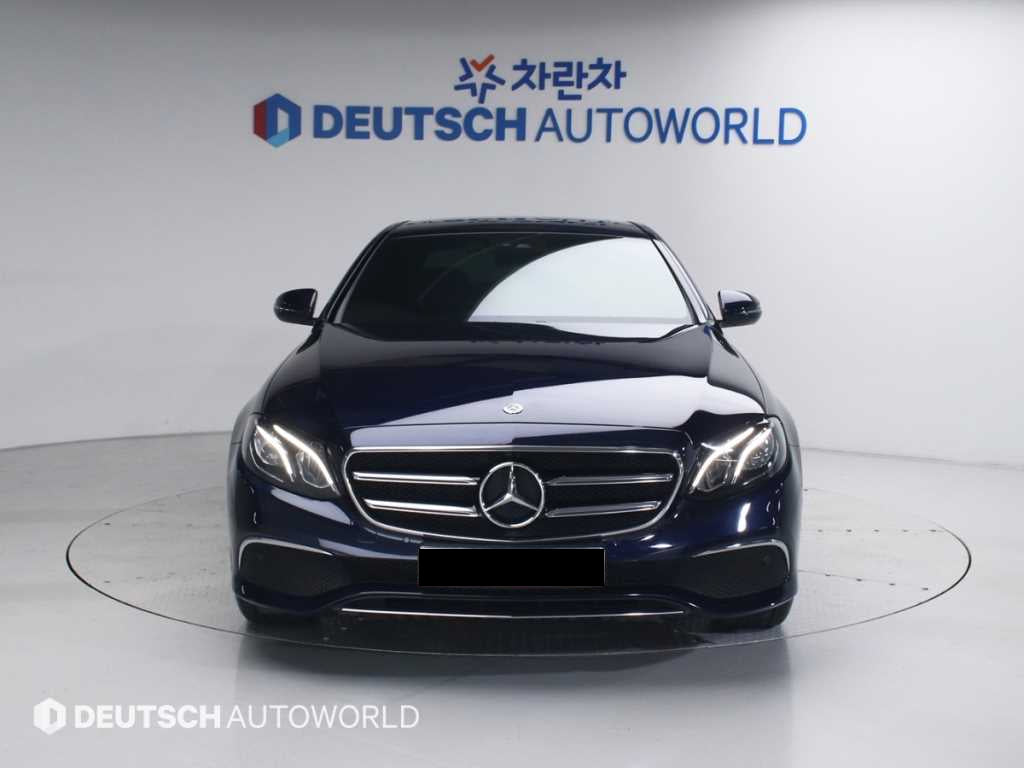 Mercedes-Benz E-Class — photo 03