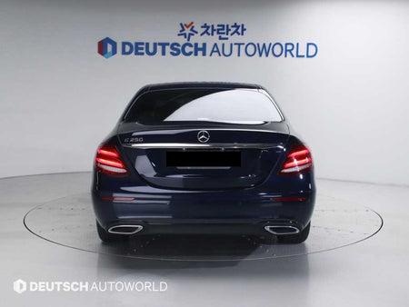 Mercedes-Benz E-Class — photo 04