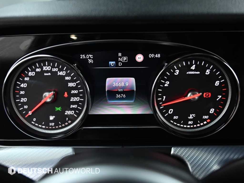 Mercedes-Benz E-Class — photo 08