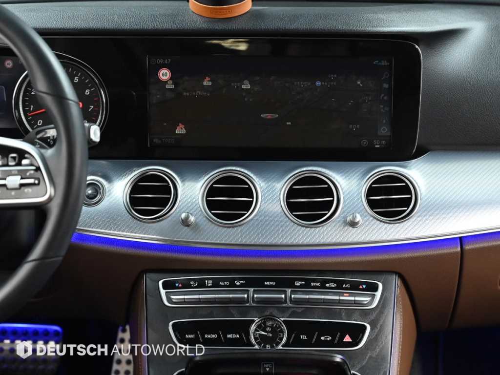 Mercedes-Benz E-Class — photo 14