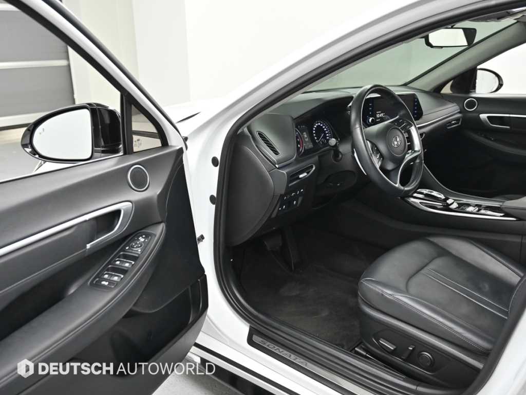 Hyundai Sonata — photo 11