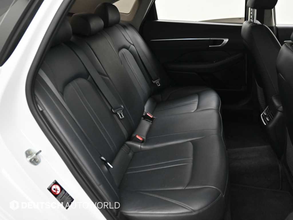 Hyundai Sonata — photo 12