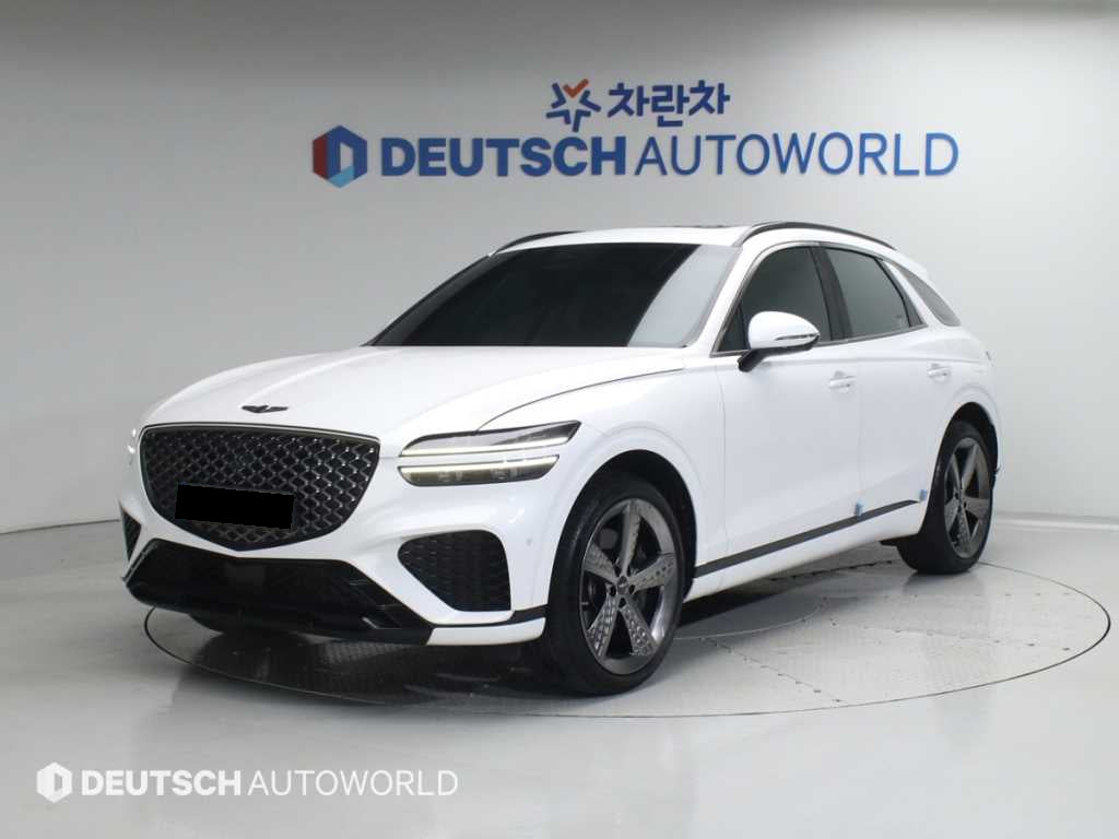 Genesis GV70 — photo 01
