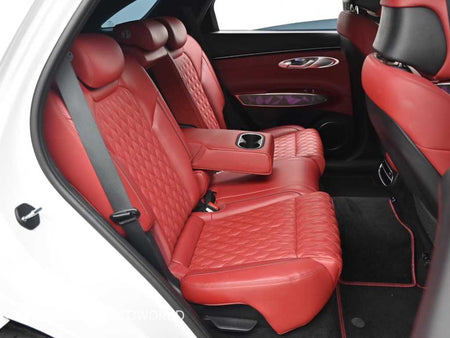 Genesis GV70 — photo 12