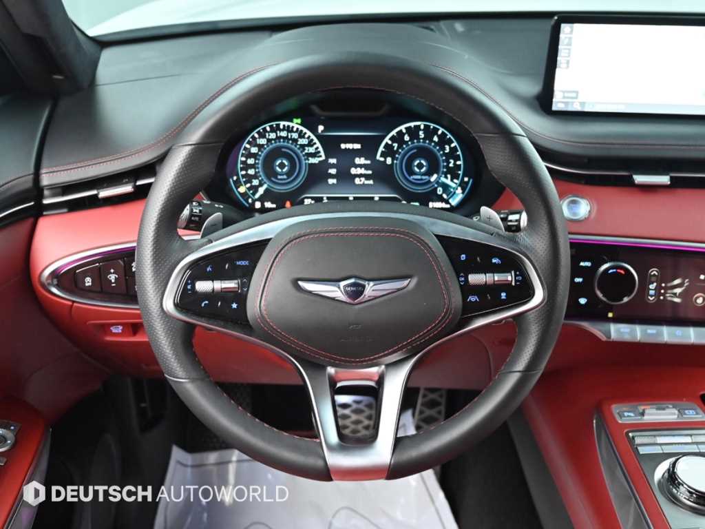 Genesis GV70 — photo 13