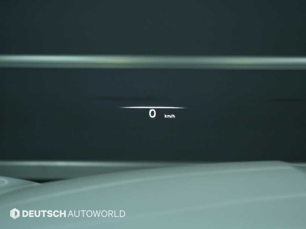 Genesis GV70 — photo 17