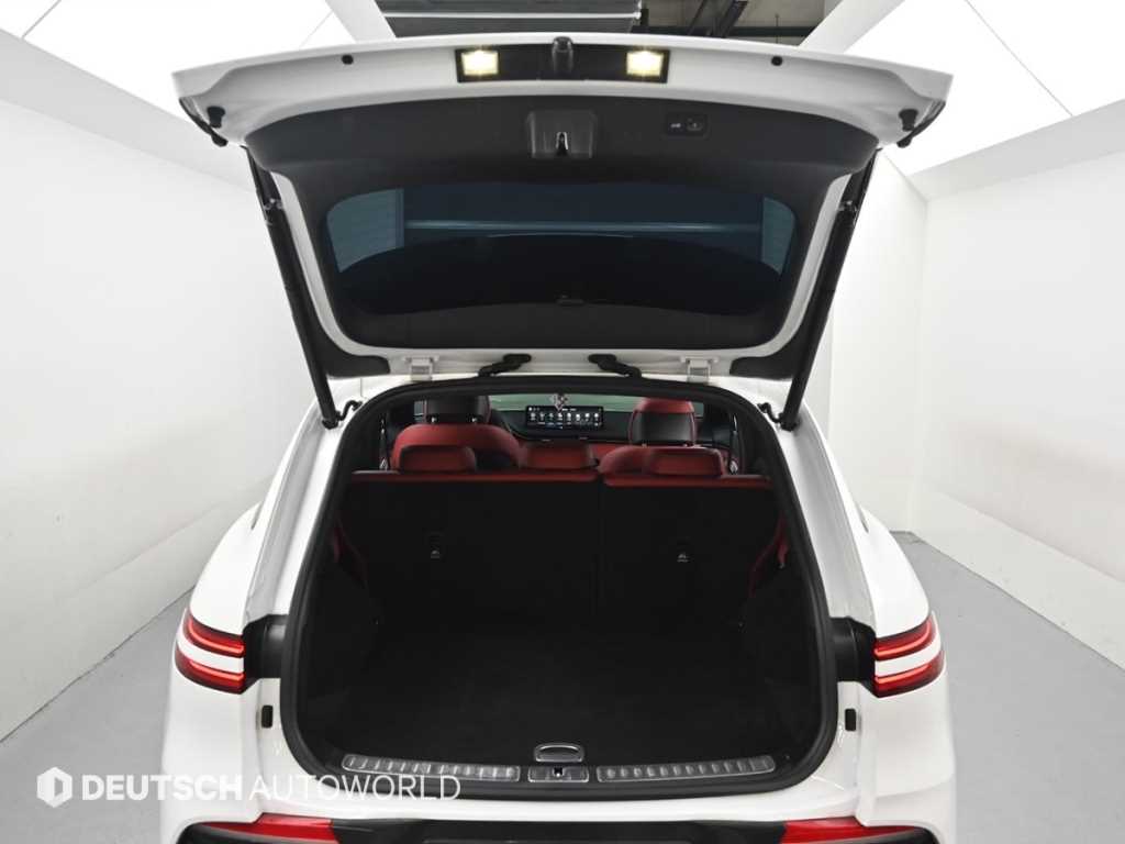 Genesis GV70 — photo 19
