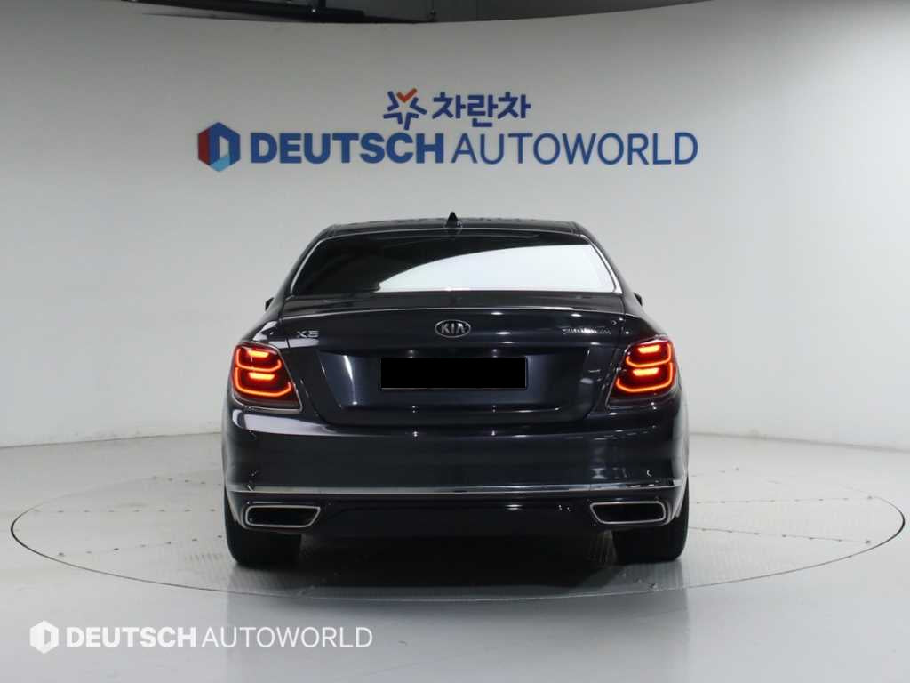 Kia K9 — photo 04