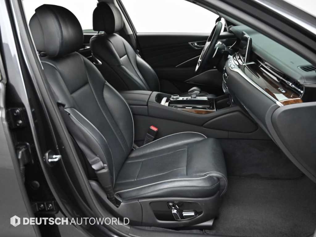 Kia K9 — photo 10