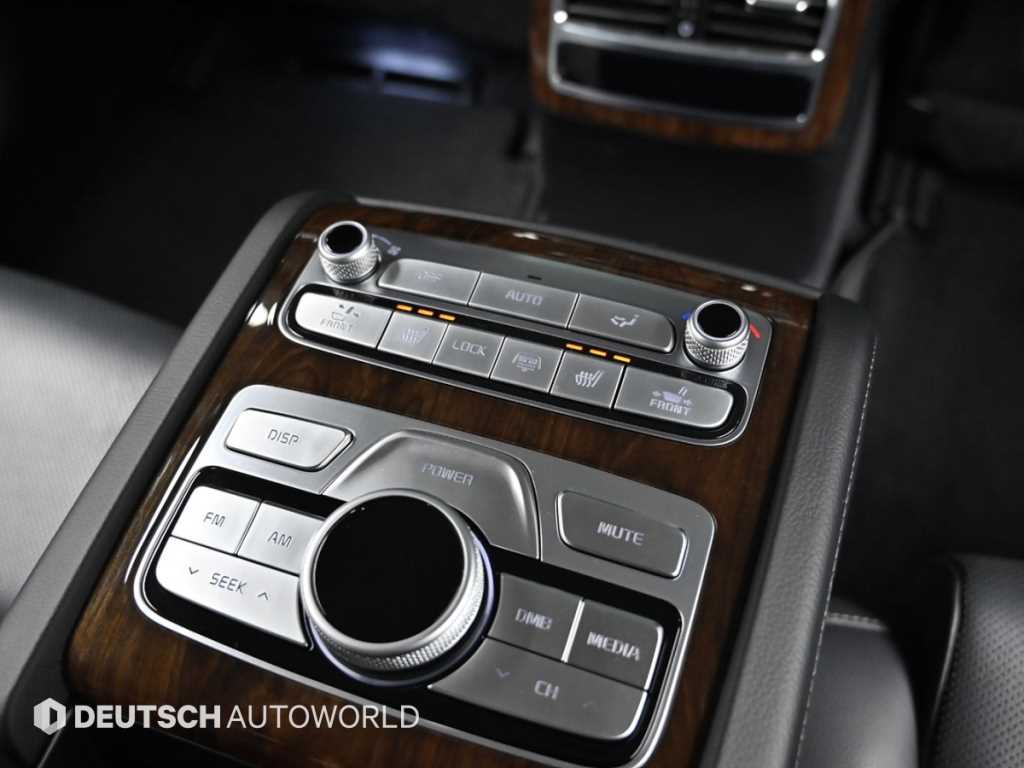 Kia K9 — photo 16