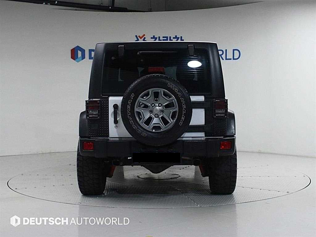 Jeep Wrangler — photo 04
