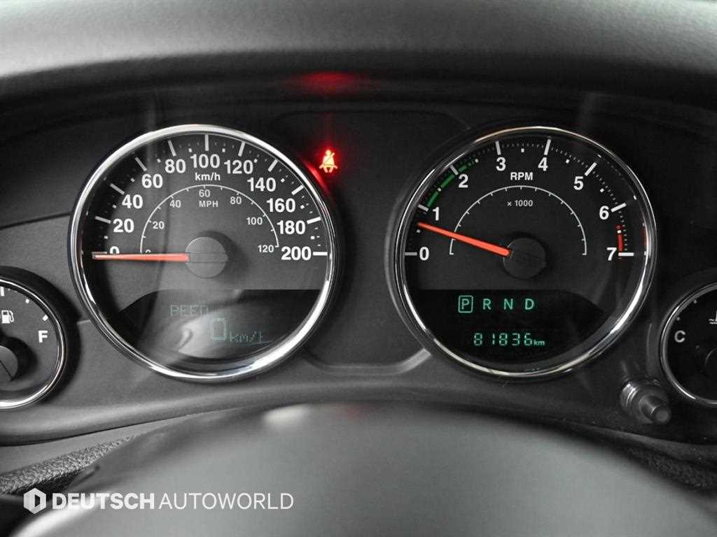 Jeep Wrangler — photo 08