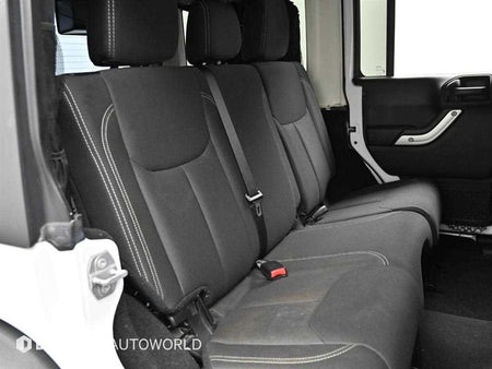 Jeep Wrangler — photo 12