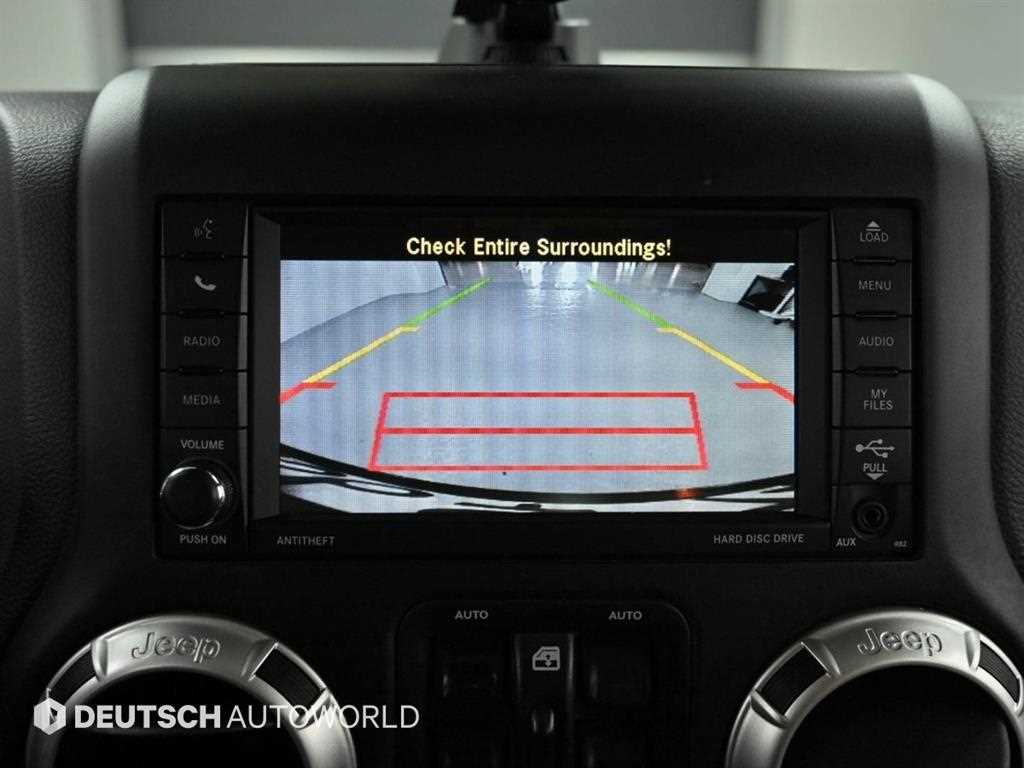 Jeep Wrangler — photo 15