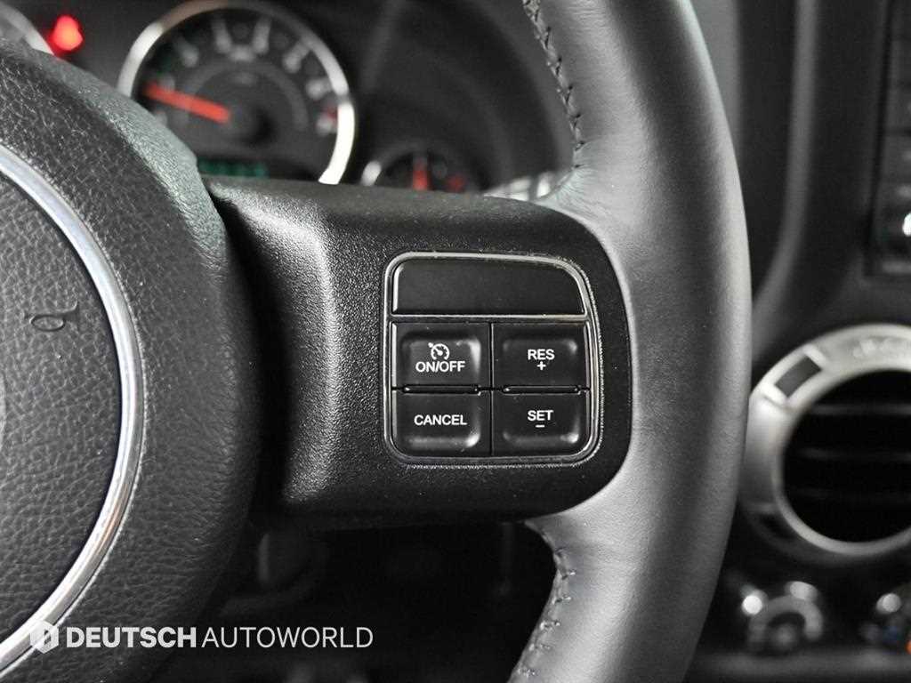 Jeep Wrangler — photo 17