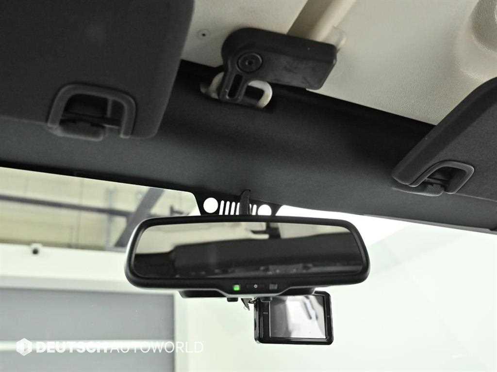 Jeep Wrangler — photo 18