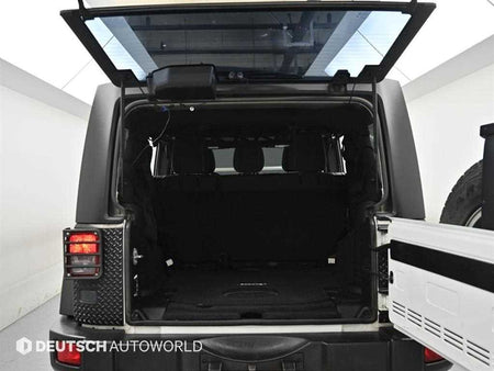 Jeep Wrangler — photo 19