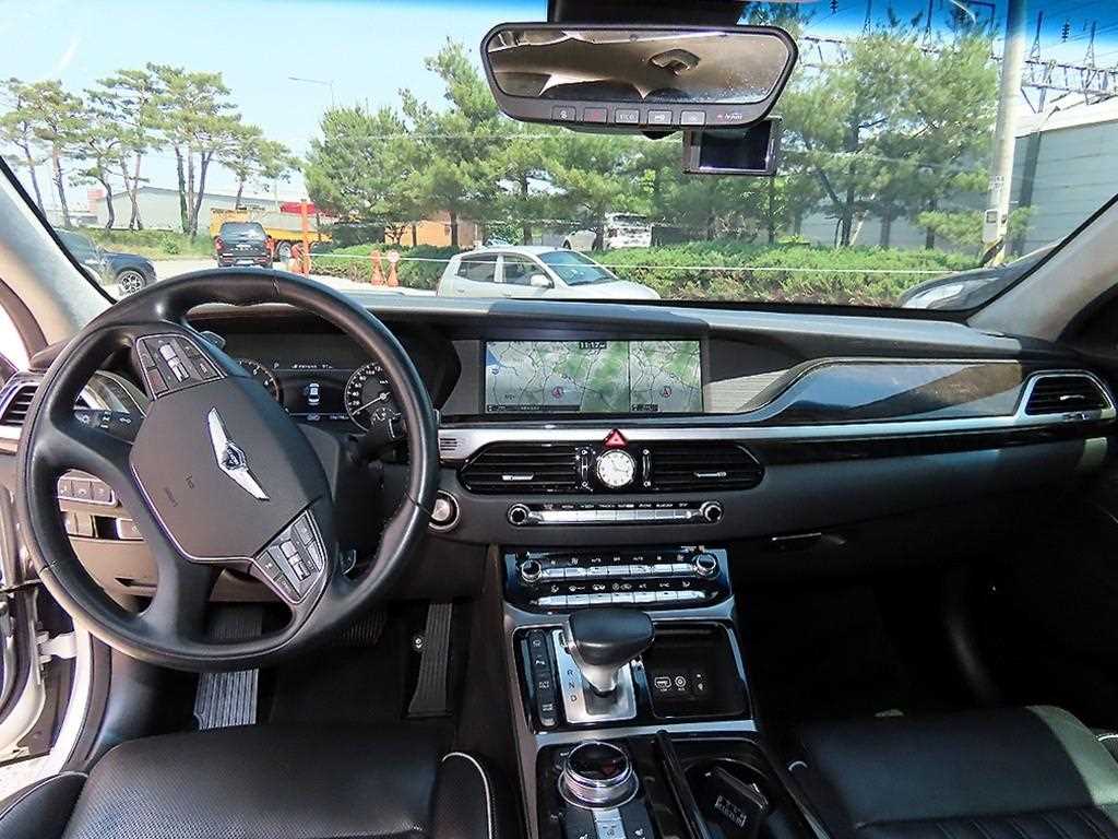 Genesis EQ900 — photo 06