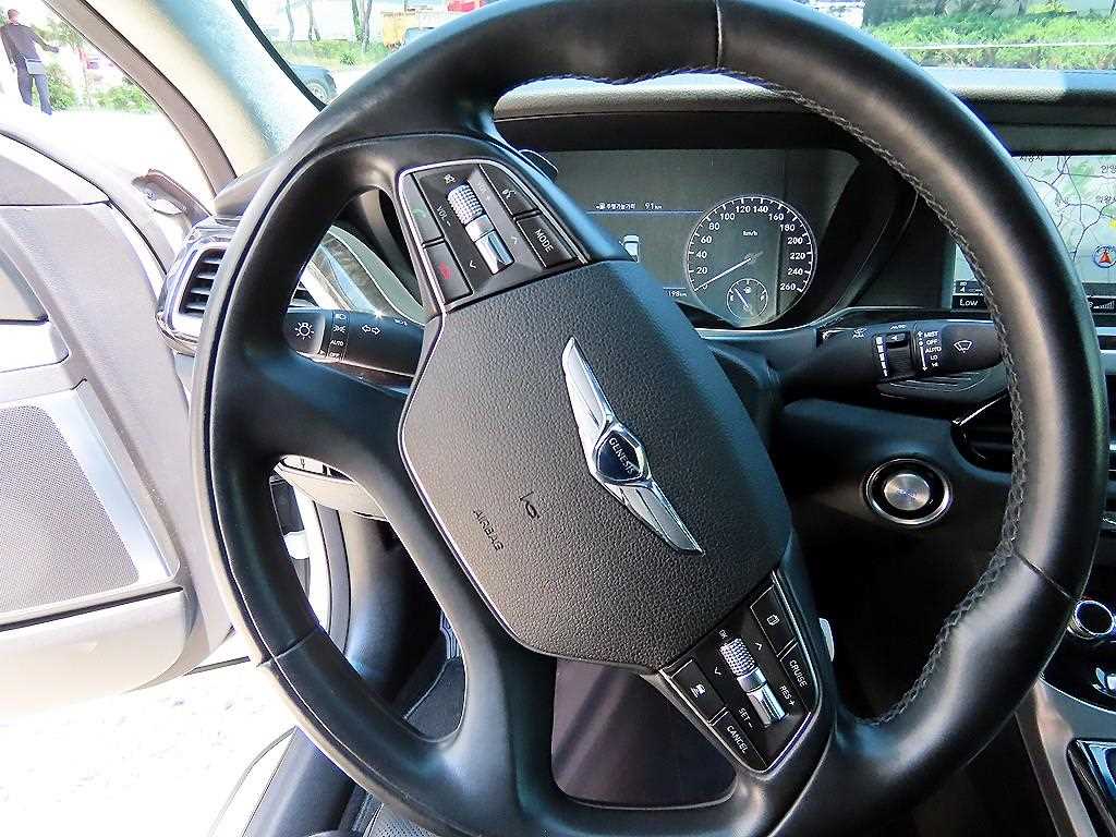 Genesis EQ900 — photo 07