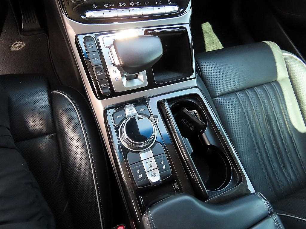 Genesis EQ900 — photo 10