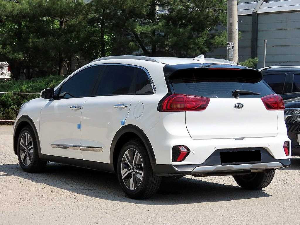 Kia Niro — photo 03