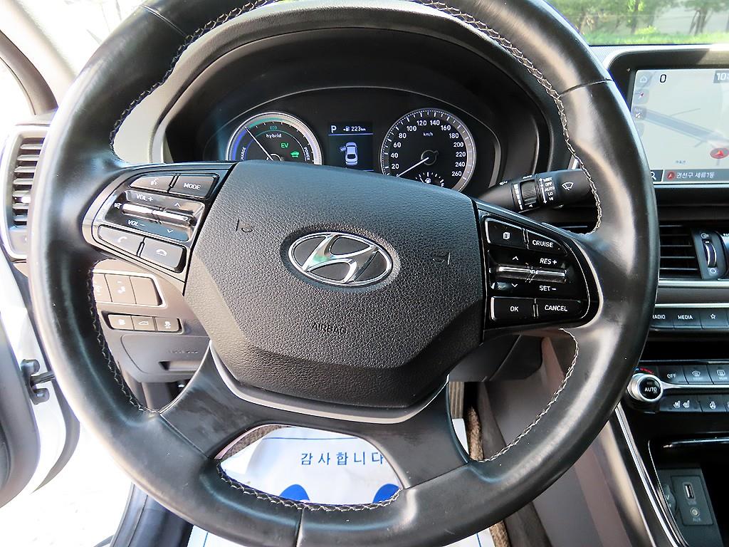 Hyundai Grandeur — photo 08