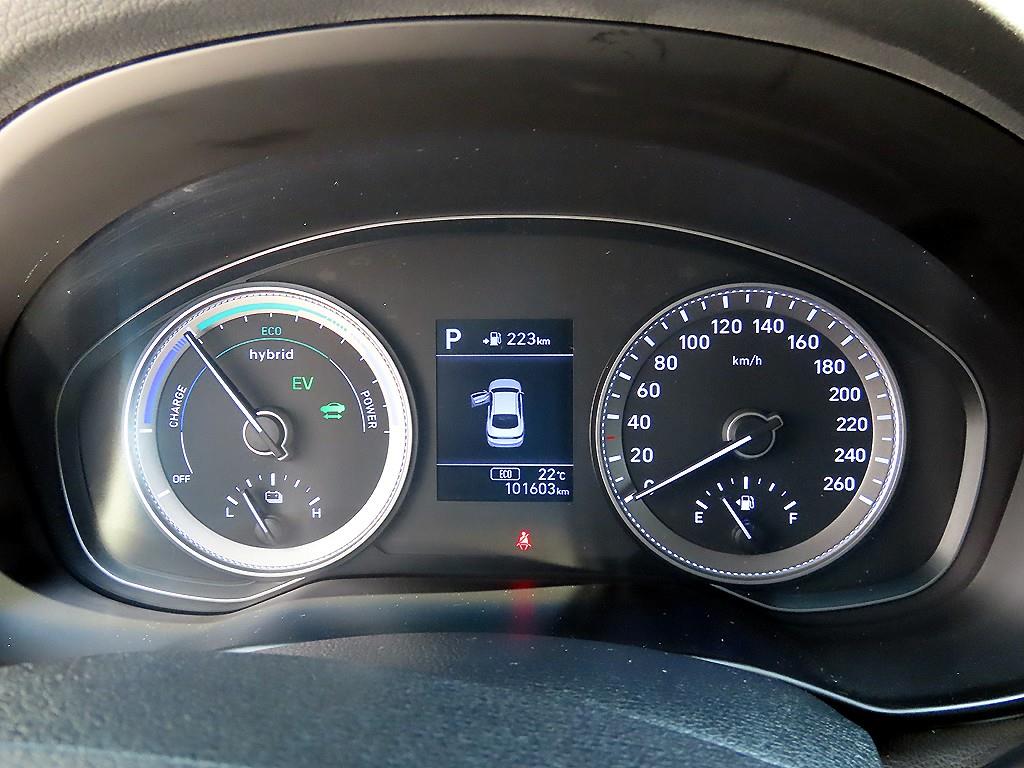 Hyundai Grandeur — photo 09