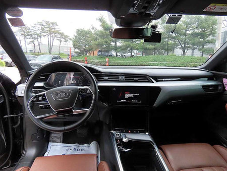 Audi e-tron — photo 07