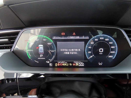 Audi e-tron — photo 09