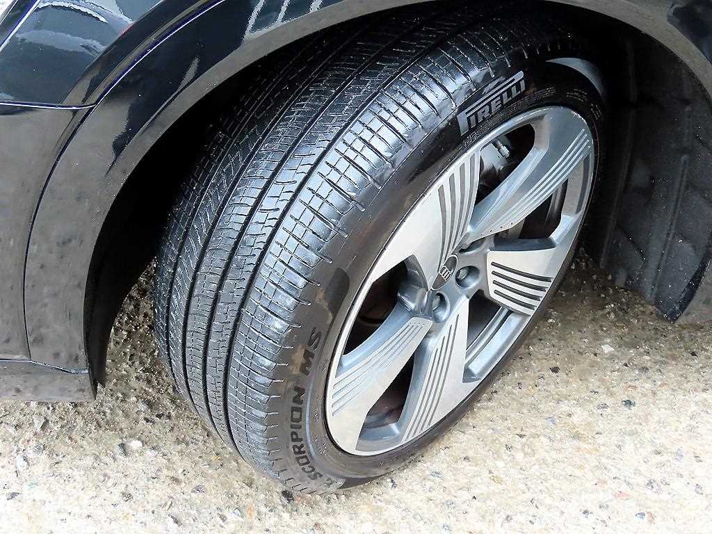 Audi e-tron — photo 20