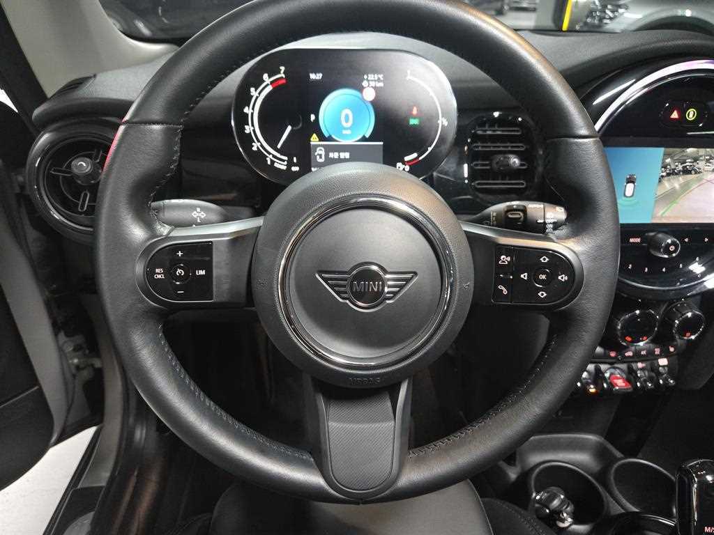 Mini Cooper — photo 10
