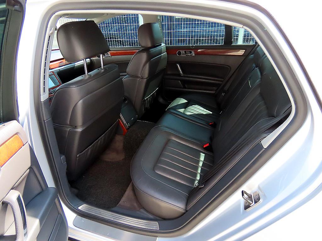 Volkswagen Phaeton — photo 06